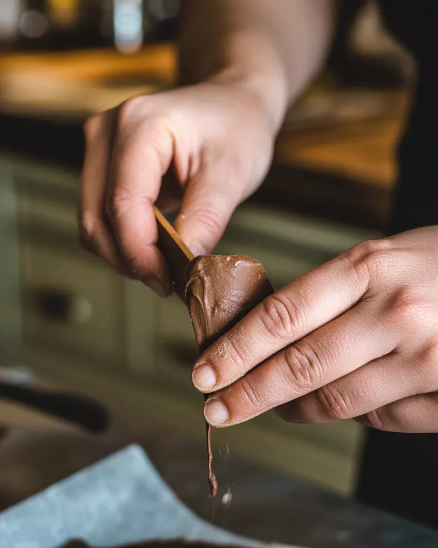 Keto Chocolate Almond Bark